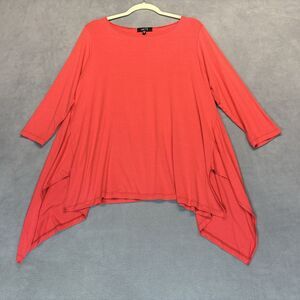 Comfy USA Size Medium Asymmetrical Tunic Top Red 3/4 Sleeve Handkerchief Hem